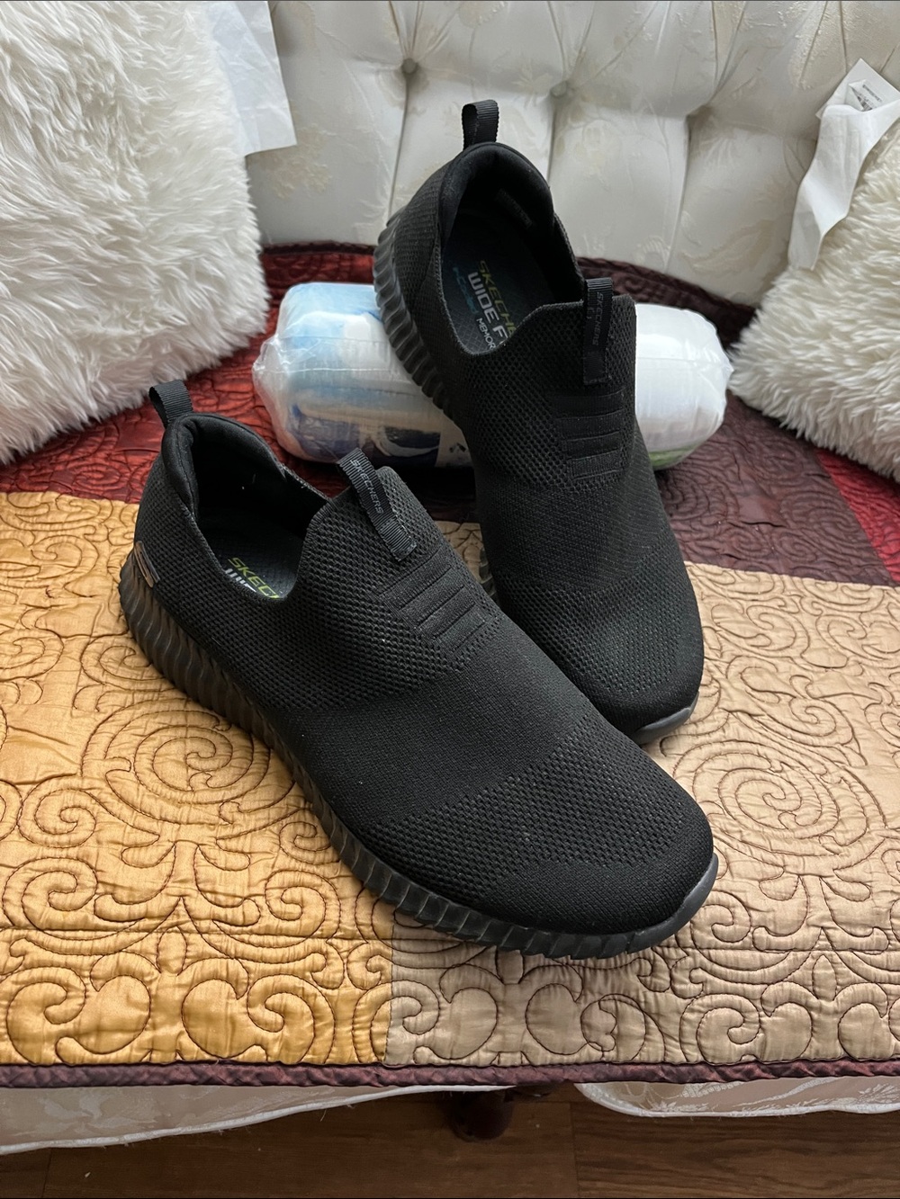 Skechers Wide/ air Cooled memory Foam Mens Black Slip-On Knit Athletic Sneakers. - Picture 3 of 7